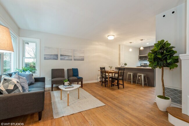 Foto del edificio - 606 Ridge Rd