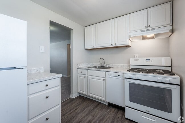 Interior Photo - Cloverleaf Village Apartments