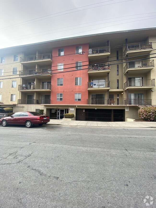 Building Photo - MB Apartments