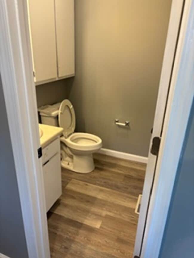 Building Photo - 2 Bedroom Condo Close to I-140 ( Pellissippi Parkway) Alcoa City services