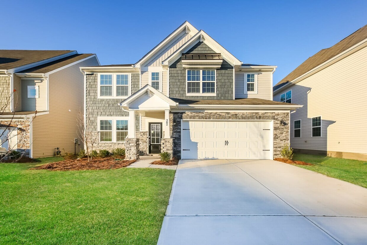 302 Kennerly Center Drive House Rental in Mooresville, NC