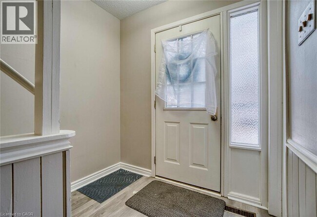 Building Photo - 400 Homestead Ct