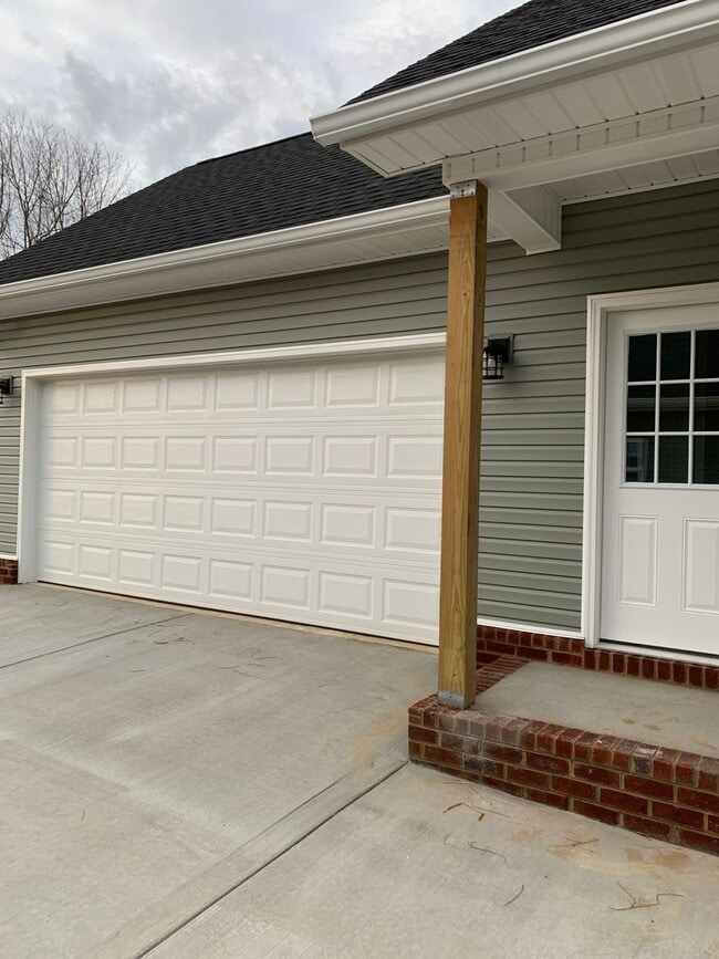 Photo - Alcoa 37701 - COMING SOON! 3 bedroom, 2 bath home - Contact Troy Adams (865) 233-6949