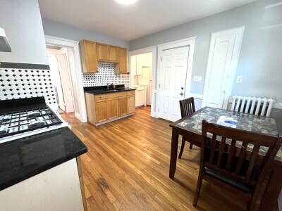 Primary Photo - 130 Grove St