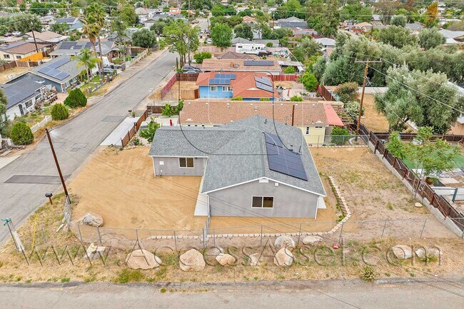 Foto del edificio - New Build Home with Solar in Lake Elsinore!