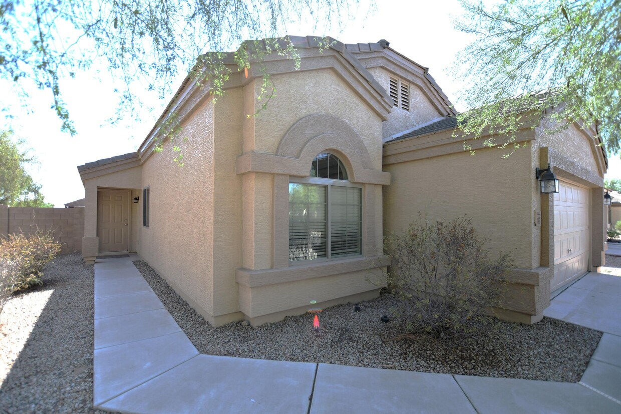 Primary Photo - 1867 E Kachina Dr