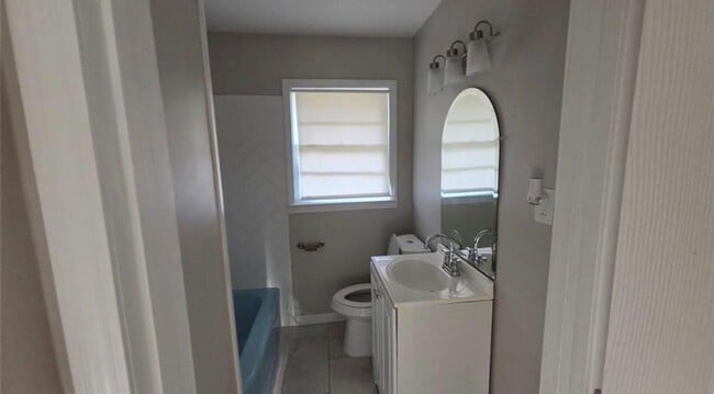 Building Photo - 136 Hillsdale Dr SE