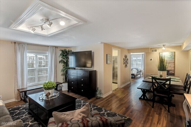 Building Photo - 1 br, 1 bath 4plex - 4808 Woodhead St Apt B