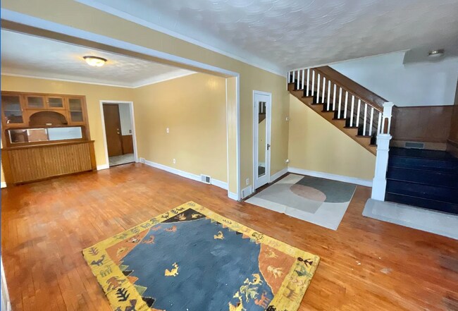 Foto del edificio - 1345 Arkwright St N