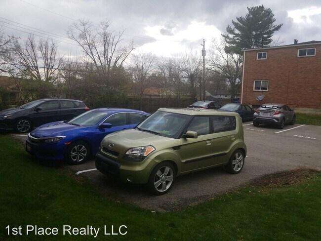 Foto del edificio - 4913 Fairway Ct