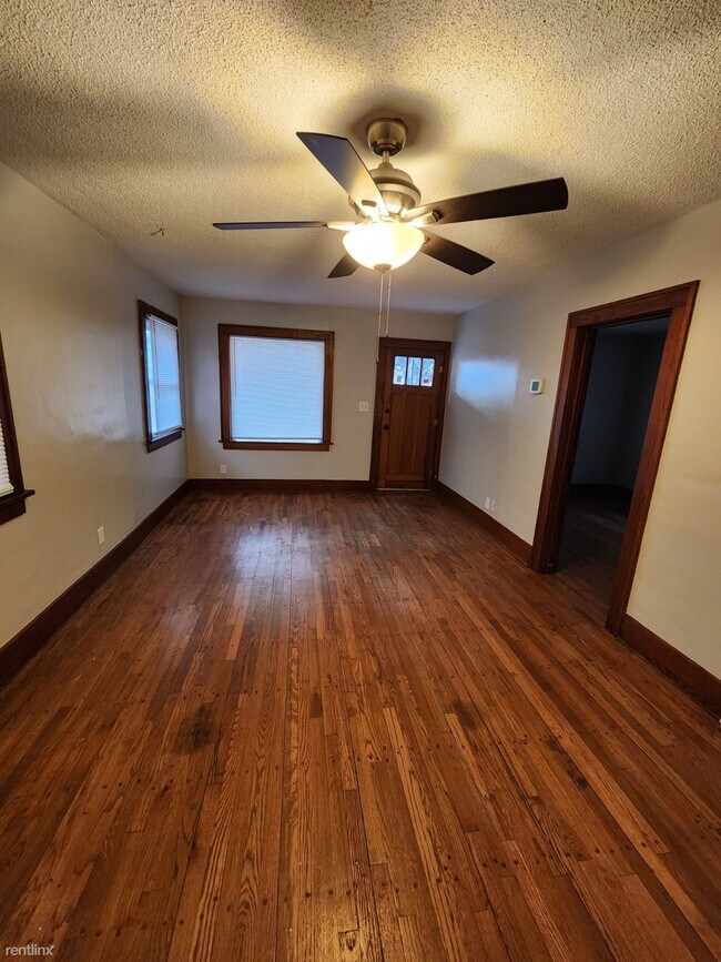 Foto del edificio - 3 br, 2 bath House - 526 N Martinson St