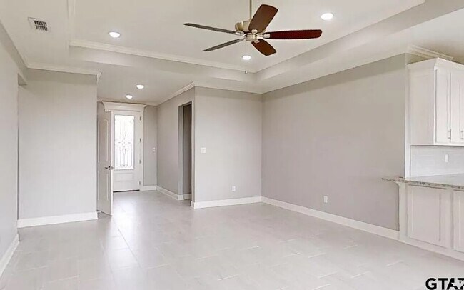 Building Photo - 629 3rd street Bullard duplex