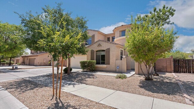 Building Photo - Charming 2 story 4BR, 2LR, and a Dent  Hou...