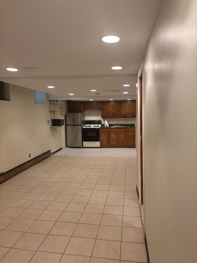 Kitchen - 1511 Teller Ave