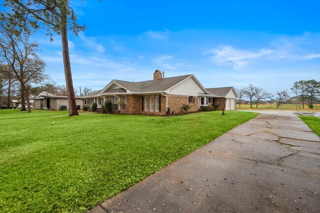 Building Photo - 4912 Goose Creek Dr