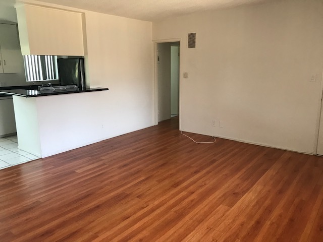 Foto principal - 5738 Whitsett Ave