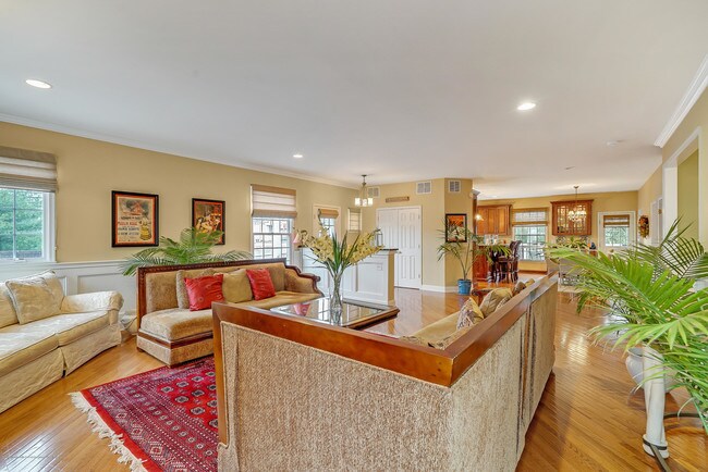 Building Photo - 18 Mariners Bend