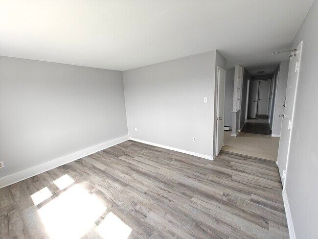 Photo du bâtiment - Refreshed 2 Bed Move In May 1