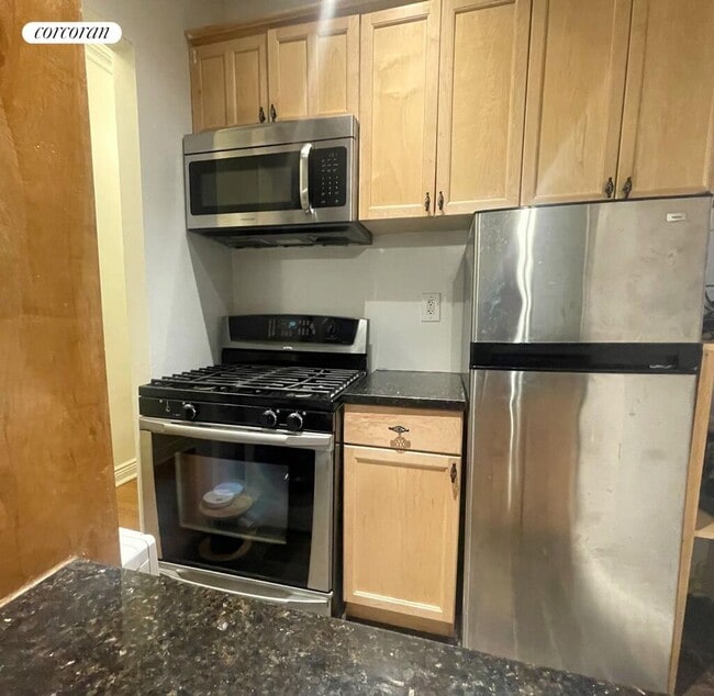 Building Photo - 471 W 140th St