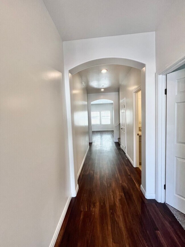 Foto del edificio - MOVE IN READY!! BEAUTIFUL 4 BED 3 BATH FOR...