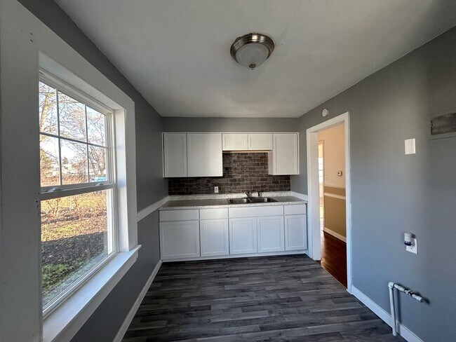 Foto del edificio - Freshly Painted 3-Bedroom, 1-Bathroom Home – $1,400/Month | 1,760 Sq. Ft. | Accepting Section 8