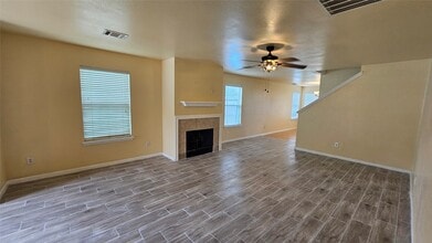 Building Photo - 22135 Greengate Dr