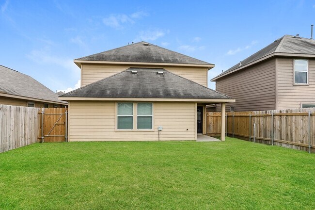 Building Photo - 5719 Kyle Cove Dr