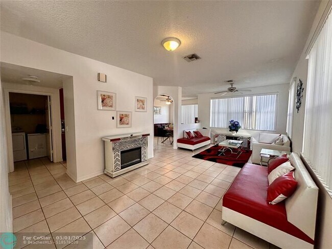 Foto del edificio - 6831 Torch Key St