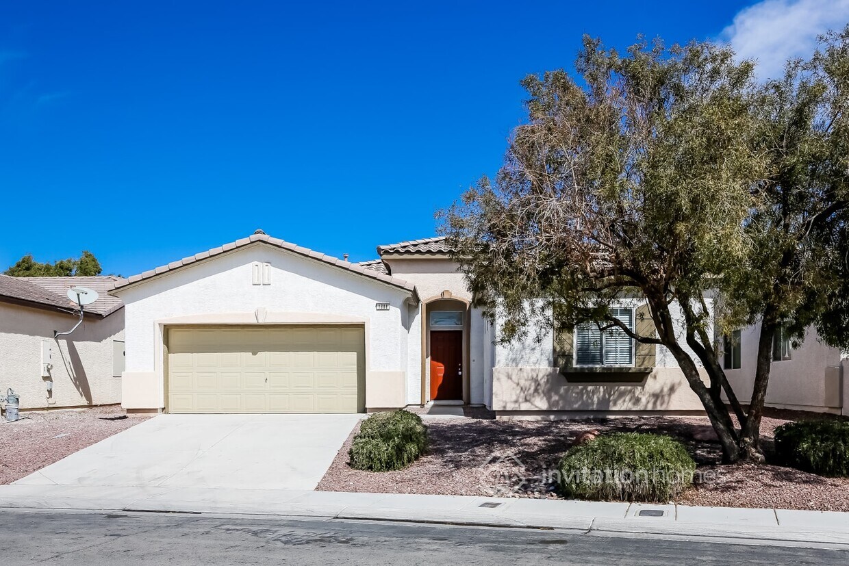 Primary Photo - 1608 Lazy Hill Ranch Way