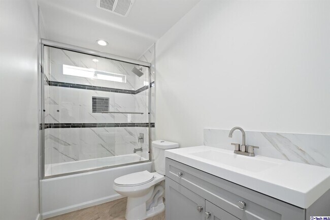 Foto del edificio - 707 E Orange Grove Ave