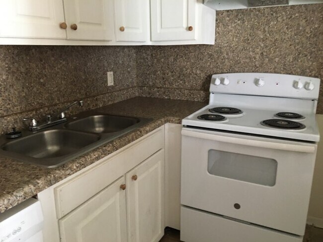 Building Photo - 1031 Chemin Dr