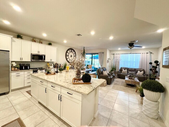 Foto del edificio - 4464 San Fratello Cir