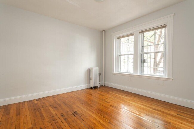 Building Photo - 49 Worthington St