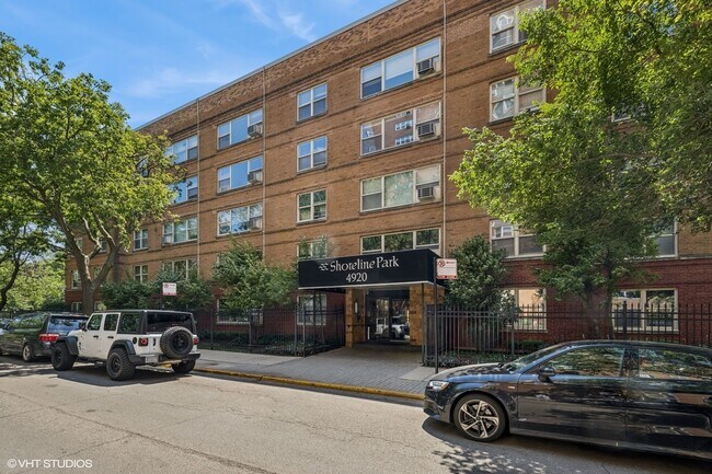 Foto del edificio - 4920 N Marine Dr
