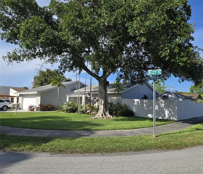 Foto del edificio - 10625 SW 127th Pl