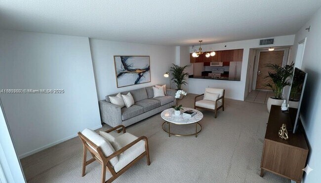 Building Photo - 1200 Brickell Bay Dr