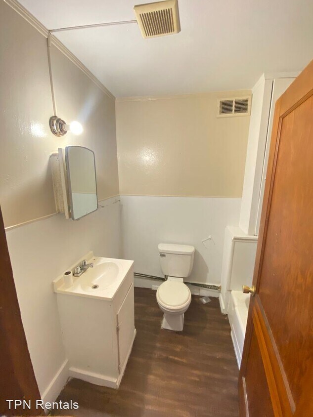 Building Photo - 1 br, 1 bath House - 111 1/2 Yarbrough