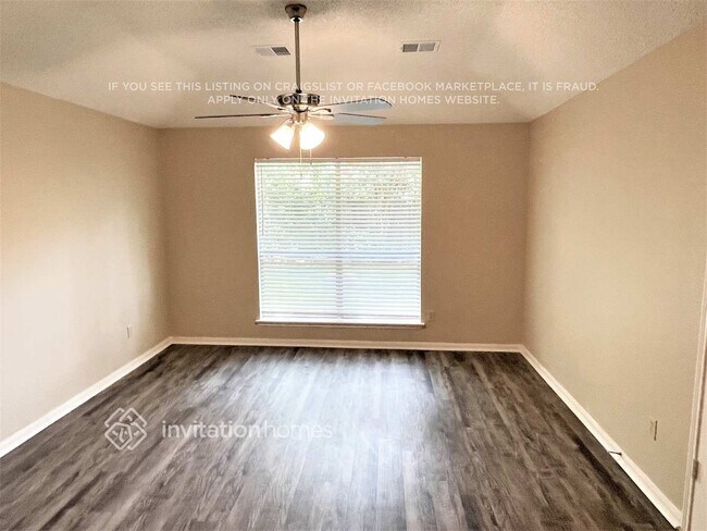 Foto del edificio - 8919 Village Hills Dr