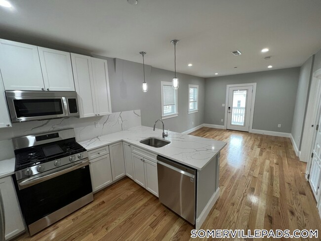 Building Photo - 15 Harold St