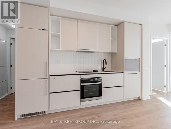 Building Photo - 1285 Dupont St