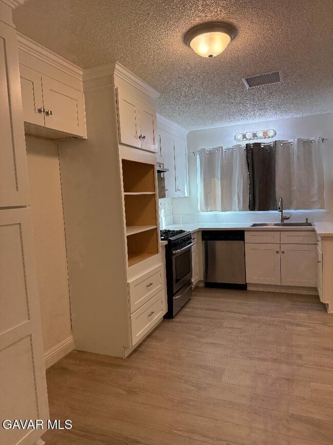 Building Photo - 45303 Lorimer Ave