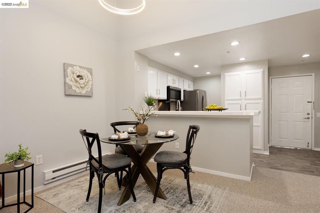 Foto principal - 320 Caldecott Ln