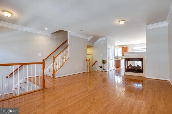 Building Photo - 4673 Carisbrooke Ln
