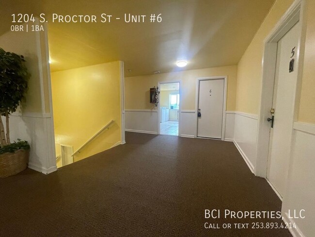 Building Photo - Studio Apartment on 12th & Proctor!! Avail...