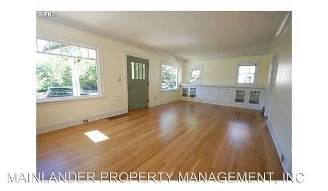 Building Photo - 2 br, 1 bath House - 2933 NE KNOTT STREET