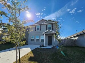 Building Photo - 13907 Mussel Rn