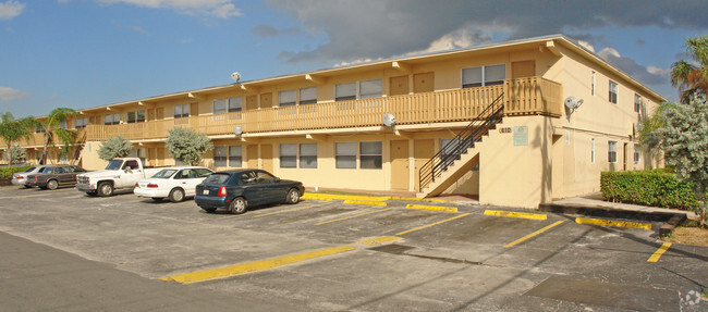 Building Photo - Pompano Gardens Apartments