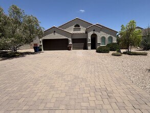 Building Photo - 551 S Courts Redford Dr