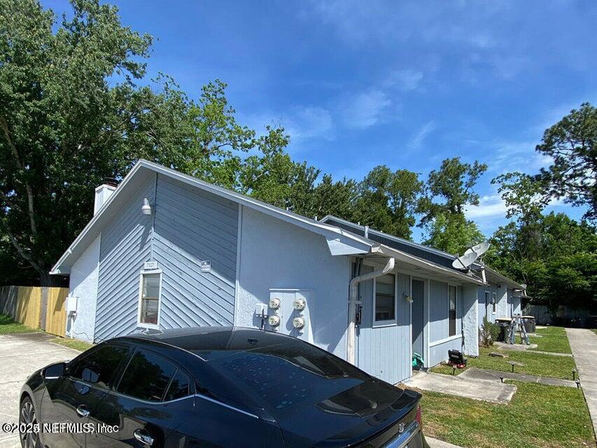 Primary Photo - 7627 Indian Lakes Dr