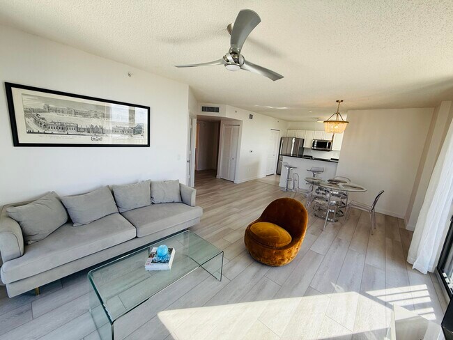 Foto del edificio - 651 Okeechobee Blvd